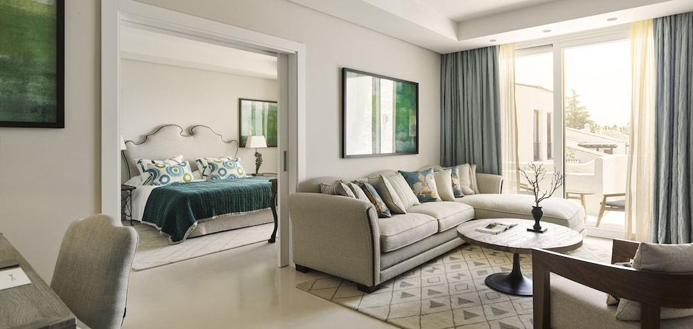 Nobu Hotel Marbella (Adults Only) Exterior foto A bedroom suite