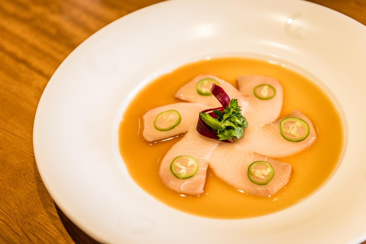 Nobu Hotel Marbella (Adults Only) Exterior foto A plate of scallop sashimi
