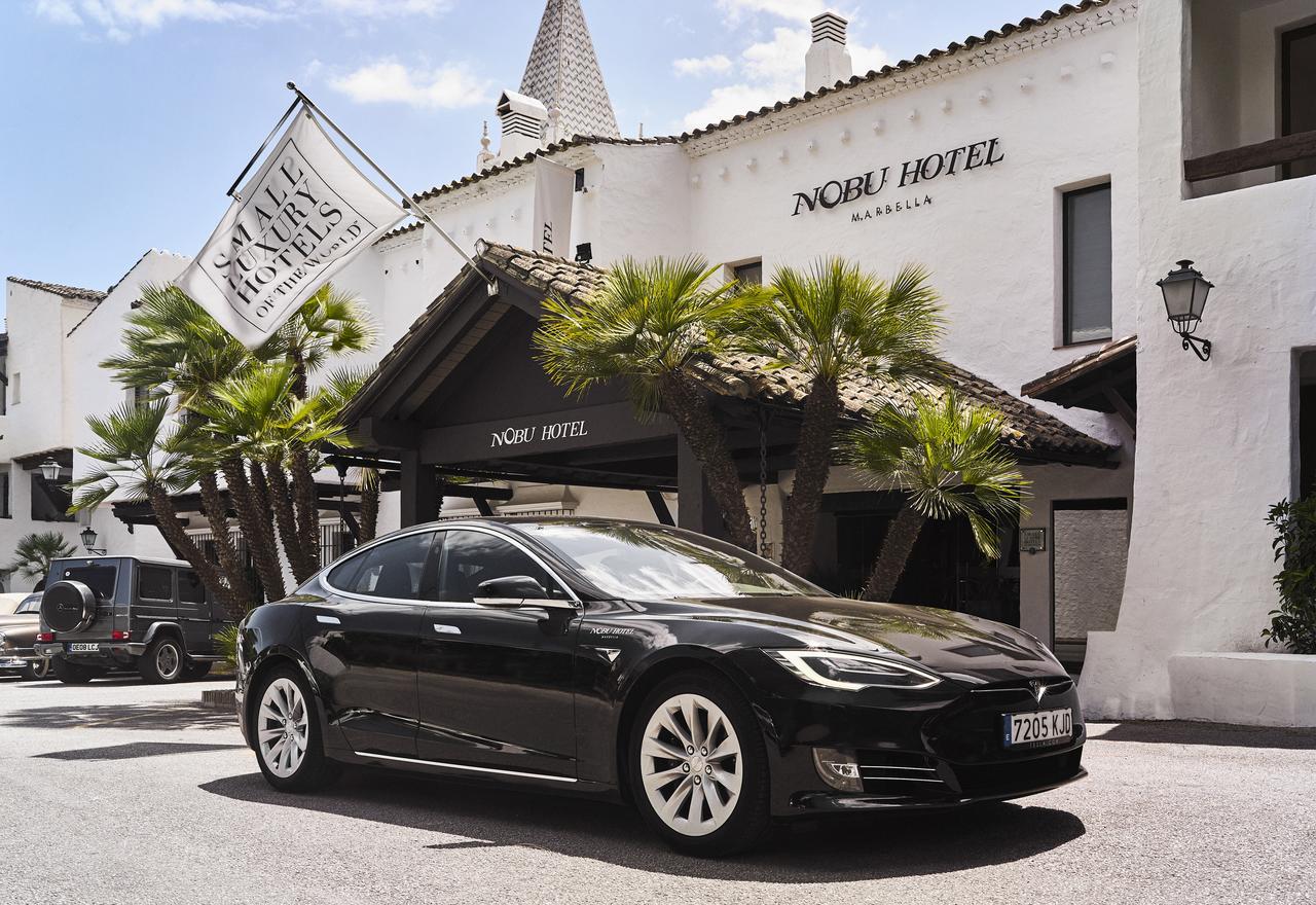 Nobu Hotel Marbella (Adults Only) Exterior foto Tesla Model S at Hotel Nobile, Marbella, Spain